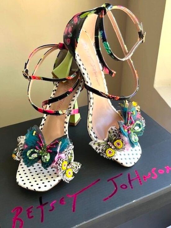 Betsey Johnson LEILAND Black/Multi BUTTERFLIES Sandals - Picture 2 of 8